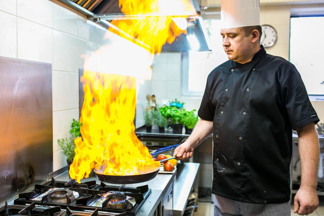 Porto Marina Hotel Krynica Morska Ngoại thất bức ảnh